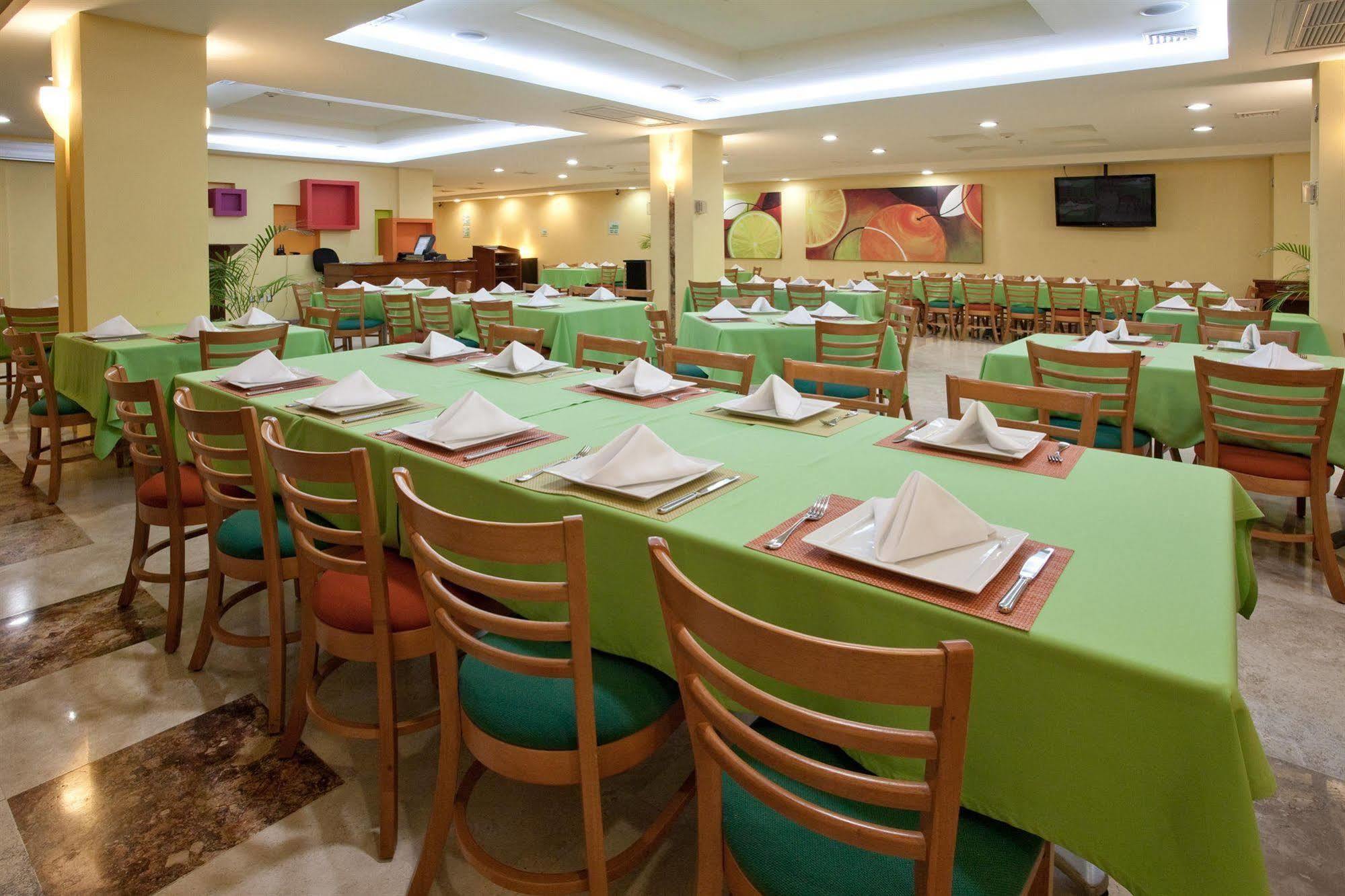 Hipico Inn Hotel Poza Rica Зручності фото